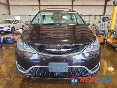 Piąte zdjęcie samochodu w środku: 2017 CHRYSLER PACIFICA LIMITED VIN:2C4RC1GG1HR608490 - miniatura
