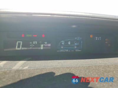 Zdjęcie 9 z 13 samochodu: 2015 TOYOTA PRIUS V THREE VIN:JTDZN3EUXFJ020801 - miniatura