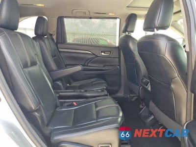 Zdjęcie 11 z 13 samochodu: 2017 TOYOTA HIGHLANDER SE VIN:5TDKZRFH4HS517701 - miniatura