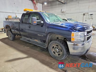 Czwarte zdjęcie samochodu z boku: 2011 CHEVROLET SILVERADO K2500 HEAVY DUTY VIN:1GC2KVCG5BZ238644 - miniatura