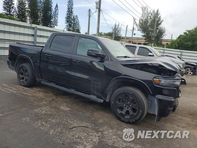 Czwarte zdjęcie samochodu z boku: 2025 RAM 1500 BIG HORN VIN:1C6RREFGXSN561348 - miniatura