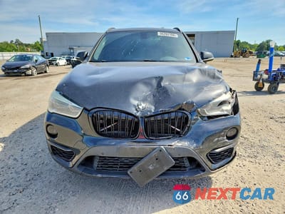 Piąte zdjęcie samochodu w środku: 2017 BMW X1 XDRIVE28I VIN:WBXHT3Z30H4A52098 - miniatura