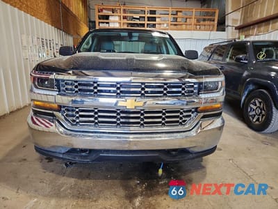 Piąte zdjęcie samochodu w środku: 2017 CHEVROLET SILVERADO K1500 VIN:1GCVKNEH7HZ394826 - miniatura