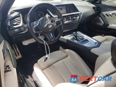 Zdjęcie 8 z 12 samochodu: 2021 BMW Z4 M40I VIN:WBAHF9C06MWX22560 - miniatura