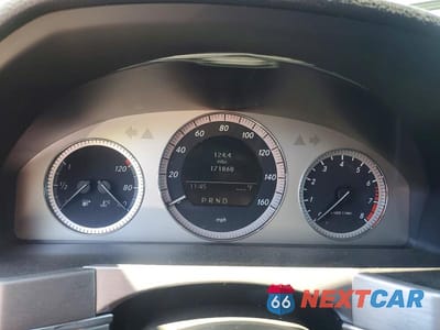 Zdjęcie 9 z 12 samochodu: 2010 MERCEDES-BENZ GLK 350 4MATIC VIN:WDCGG8HB7AF282662 - miniatura