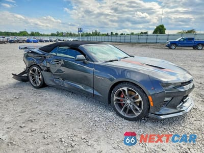Czwarte zdjęcie samochodu z boku: 2017 CHEVROLET CAMARO SS VIN:1G1FH3D70H0123457 - miniatura