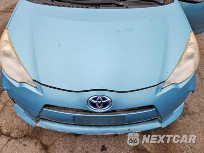 Zdjęcie 11 z 12 samochodu: 2012 TOYOTA PRIUS C TWO VIN:JTDKDTB37C1026891 - miniatura