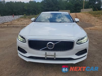 Piąte zdjęcie samochodu w środku: 2018 VOLVO S90 T5 MOMENTUM VIN:LVY982AK0JP019175 - miniatura