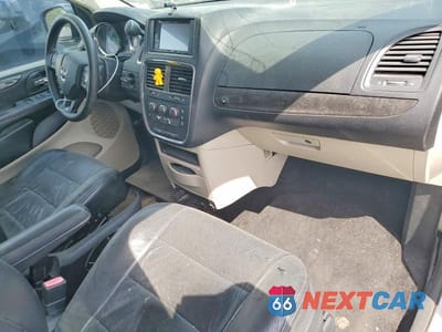 Zdjęcie 8 z 14 samochodu: 2016 DODGE GRAND CARAVAN SXT VIN:2C4RDGCG4GR265484 - miniatura