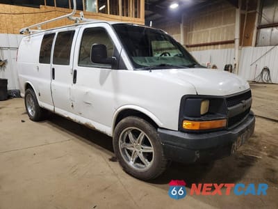 Czwarte zdjęcie samochodu z boku: 2007 CHEVROLET EXPRESS G1500 VIN:1GCFH15T471238238 - miniatura