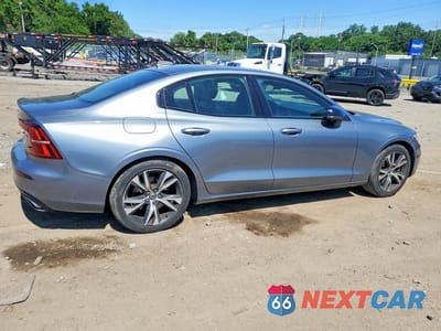 Trzecie zdjęcie samochodu z tyłu: 2019 VOLVO S60 T6 R-DESIGN VIN:7JRA22TM1KG018012 - miniatura