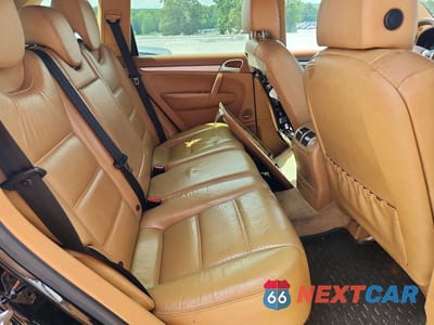 Zdjęcie 10 z 12 samochodu: 2005 PORSCHE CAYENNE VIN:WP1AA29P75LA21591 - miniatura