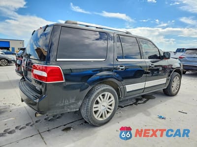Trzecie zdjęcie samochodu z tyłu: 2014 LINCOLN NAVIGATOR VIN:5LMJJ2J59EEL01747 - miniatura