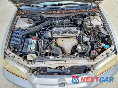 Zdjęcie 12 z 13 samochodu: 1998 HONDA ACCORD EX VIN:1HGCG5655WA183098 - miniatura