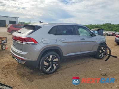 Trzecie zdjęcie samochodu z tyłu: 2024 VOLKSWAGEN ATLAS CROSS SPORT SE VIN:1V2KE2CA1RC207761 - miniatura