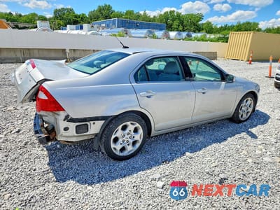 Trzecie zdjęcie samochodu z tyłu: 2010 FORD FUSION SE VIN:3FAHP0HA0AR415208 - miniatura