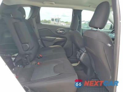 Zdjęcie 11 z 13 samochodu: 2019 JEEP CHEROKEE LATITUDE VIN:1C4PJMCX0KD254153 - miniatura