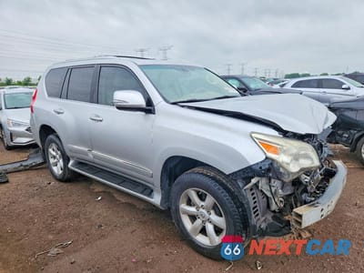 Czwarte zdjęcie samochodu z boku: 2012 LEXUS GX 460 VIN:JTJBM7FX2C5035914 - miniatura