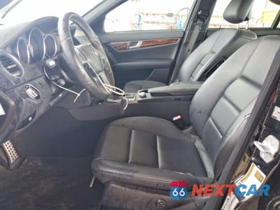 Zdjęcie 7 z 12 samochodu: 2013 MERCEDES-BENZ C 250 VIN:WDDGF4HBXDR298476 - miniatura