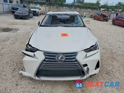 Piąte zdjęcie samochodu w środku: 2019 LEXUS IS 300 VIN:JTHBA1D28K5098593 - miniatura