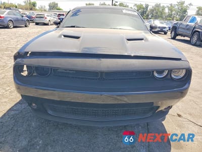 Piąte zdjęcie samochodu w środku: 2023 DODGE CHALLENGER SXT VIN:2C3CDZAG7PH538822 - miniatura
