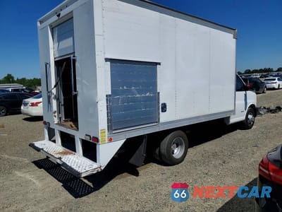 Trzecie zdjęcie samochodu z tyłu: 2015 CHEVROLET EXPRESS G4500 VIN:1GB6G5CG9F1127042 - miniatura
