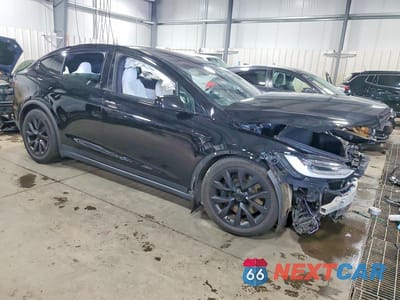 Czwarte zdjęcie samochodu z boku: 2023 TESLA MODEL X VIN:7SAXCDE50PF381428 - miniatura