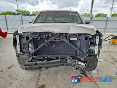 Piąte zdjęcie samochodu w środku: 2020 GMC YUKON DENALI VIN:1GKS1CKJ2LR155411 - miniatura