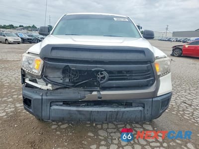 Piąte zdjęcie samochodu w środku: 2016 TOYOTA TUNDRA SR VIN:5TFNW5F19GX203584 - miniatura