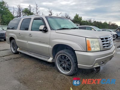 Czwarte zdjęcie samochodu z boku: 2005 CADILLAC ESCALADE ESV VIN:3GYFK66N15G127198 - miniatura