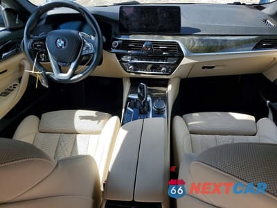 Zdjęcie 8 z 12 samochodu: 2023 BMW 530XE VIN:WBA33AG08PCM53871 - miniatura