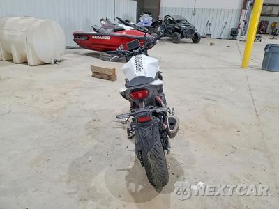 Czwarte zdjęcie samochodu z boku: 2025 HONDA CB750 A VIN:JH2RH2407SK001666 - miniatura