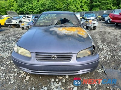 Piąte zdjęcie samochodu w środku: 1998 TOYOTA CAMRY LE VIN:4T1BG22K6WU244294 - miniatura