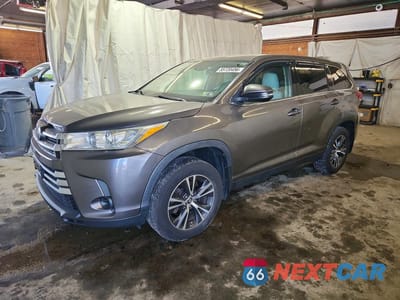 2019 TOYOTA HIGHLANDER LE 5TDBZRFH6KS704994 - główne zdjęcie licytacji z USA - miniatura