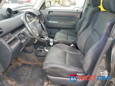 Zdjęcie 7 z 12 samochodu: 2006 TOYOTA SCION XB VIN:JTLKT324464079373 - miniatura