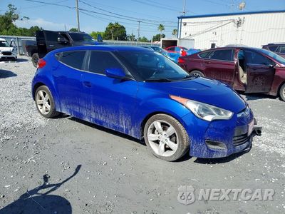 Czwarte zdjęcie samochodu z boku: 2012 HYUNDAI VELOSTER BASE VIN:KMHTC6ADXCU060451 - miniatura