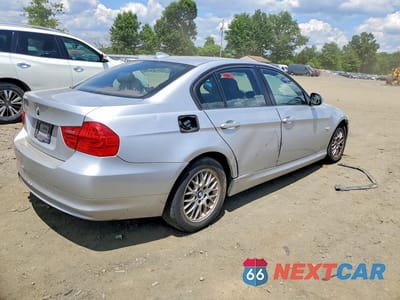 Trzecie zdjęcie samochodu z tyłu: 2011 BMW 328 XI SULEV VIN:WBAPK5G54BNN30322 - miniatura