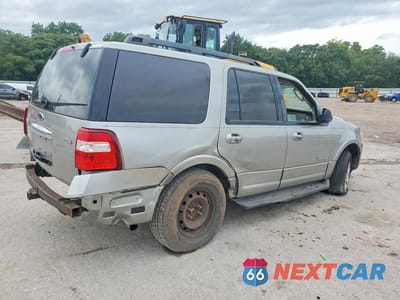 Trzecie zdjęcie samochodu z tyłu: 2008 FORD EXPEDITION XLT VIN:1FMFU16588LA03211 - miniatura