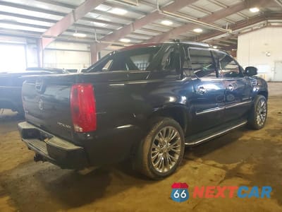 Trzecie zdjęcie samochodu z tyłu: 2011 CADILLAC ESCALADE EXT LUXURY VIN:3GYT4MEFXBG306721 - miniatura