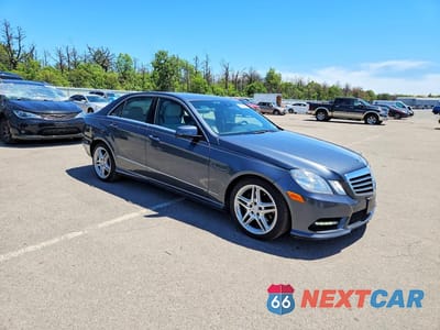 Czwarte zdjęcie samochodu z boku: 2013 MERCEDES-BENZ E 350 4MATIC VIN:WDDHF8JB4DA698022 - miniatura