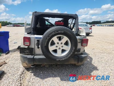 Zdjęcie 6 z 12 samochodu: 2016 JEEP WRANGLER UNLIMITED SPORT VIN:1C4BJWDG4GL327865 - miniatura
