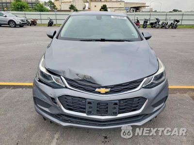 Piąte zdjęcie samochodu w środku: 2018 CHEVROLET CRUZE LT VIN:1G1BE5SM7J7208949 - miniatura