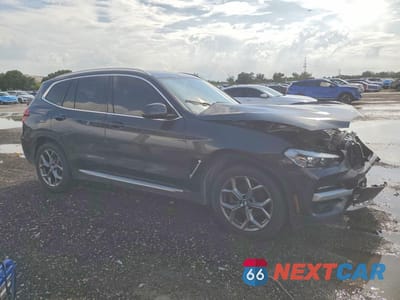 Czwarte zdjęcie samochodu z boku: 2021 BMW X3 XDRIVE30I VIN:5UXTY5C08M9E58483 - miniatura