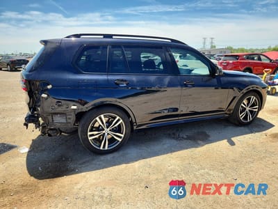 Trzecie zdjęcie samochodu z tyłu: 2024 BMW X7 XDRIVE40I VIN:5UX23EM0XR9S57309 - miniatura
