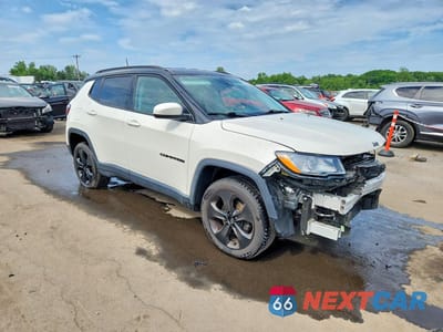 Czwarte zdjęcie samochodu z boku: 2018 JEEP COMPASS LATITUDE VIN:3C4NJDBBXJT481128 - miniatura
