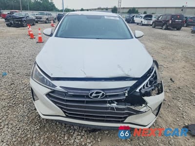 Piąte zdjęcie samochodu w środku: 2019 HYUNDAI ELANTRA SE VIN:5NPD74LF8KH421751 - miniatura