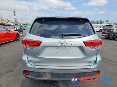 Zdjęcie 6 z 14 samochodu: 2019 TOYOTA HIGHLANDER XLE VIN:5TDKZRFH4KS365202 - miniatura