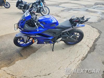 Trzecie zdjęcie samochodu z tyłu: 2021 YAMAHA YZFR3 A VIN:MH3RH18Y9MK005516 - miniatura