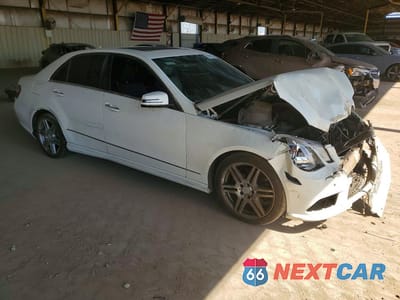 Czwarte zdjęcie samochodu z boku: 2010 MERCEDES-BENZ E 350 VIN:WDDHF5GB0AA112191 - miniatura