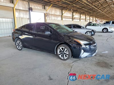 Czwarte zdjęcie samochodu z boku: 2017 TOYOTA PRIUS THREE TOURING VIN:JTDKARFU6H3045555 - miniatura